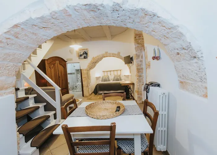 Trullo Tulipano Con Piscina * Alberobello