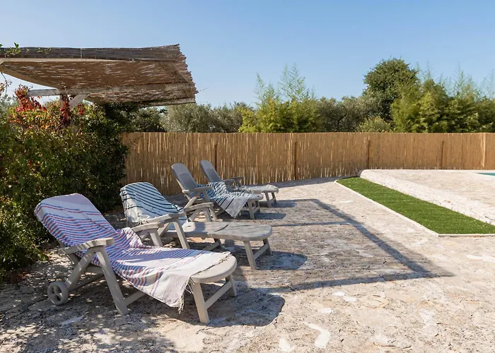 Trullo Tulipano Con Piscina Alberobello