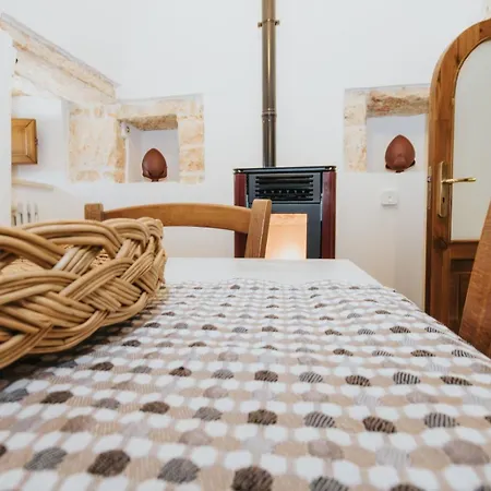 Tulipano Trullo Experience Con Piscina * אלברובלו