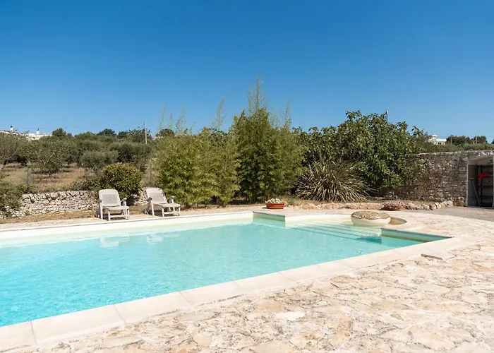 Trullo Tulipano Con Piscina アルベロベッロ